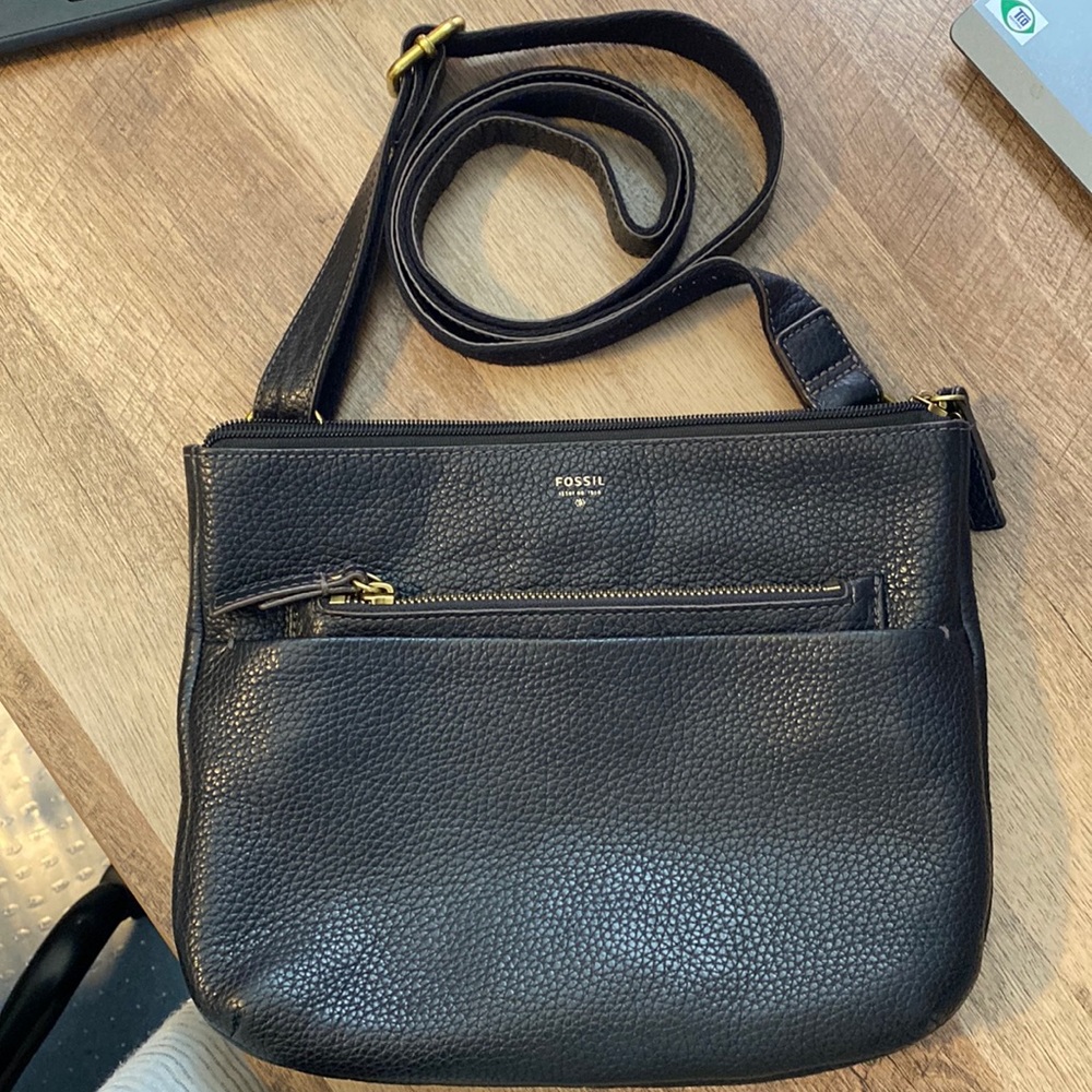 Fossil pebble leather crossbody purse